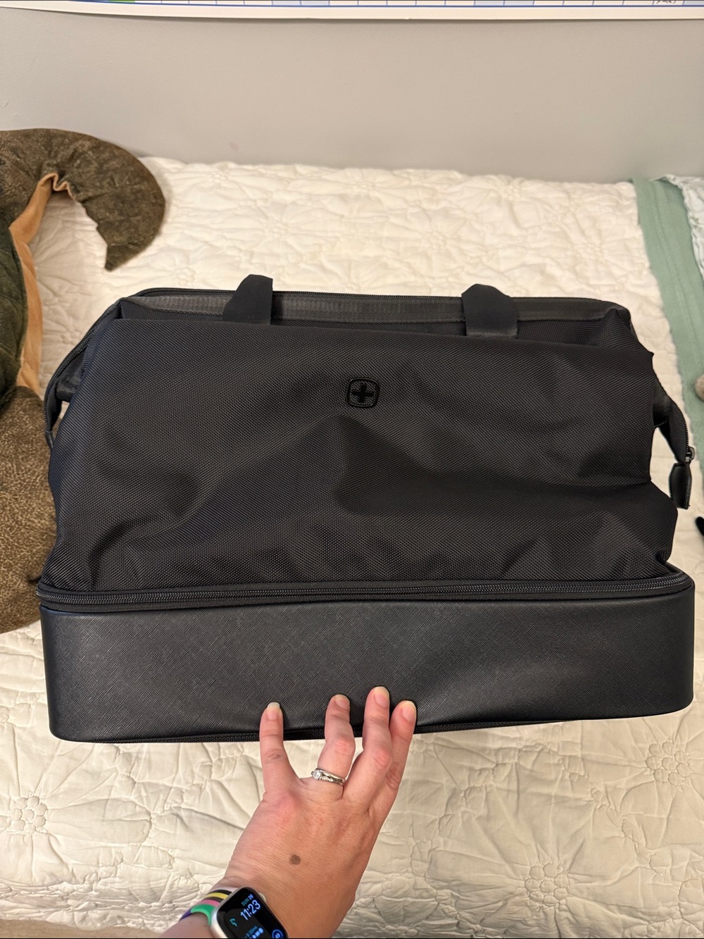 SwissGear Black Travel Duffel with Shoe Compartment SA1098 Carry-On Travel Tote